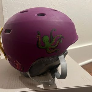 Wildhorn kids ski helmet with googles for age 3-8